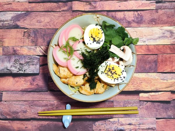 Ichiraku Naruto Ramen - Ramen s kuřecím masem a kamaboko